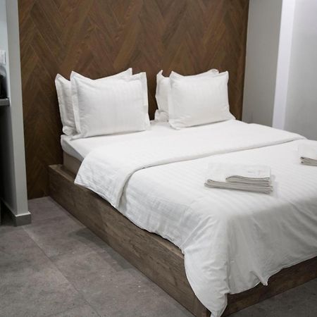 Rooster Suites เอเธนส์ ภายนอก รูปภาพ