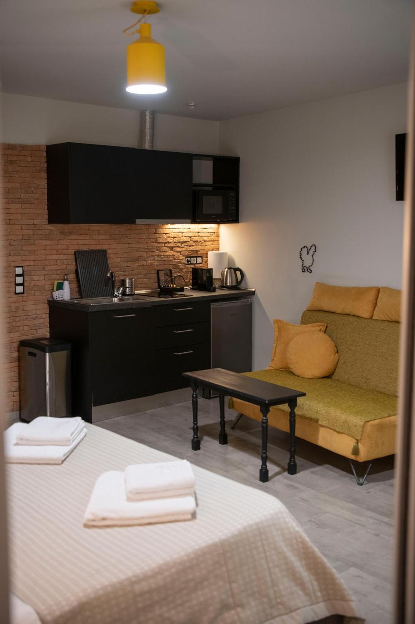 Rooster Suites เอเธนส์ ภายนอก รูปภาพ