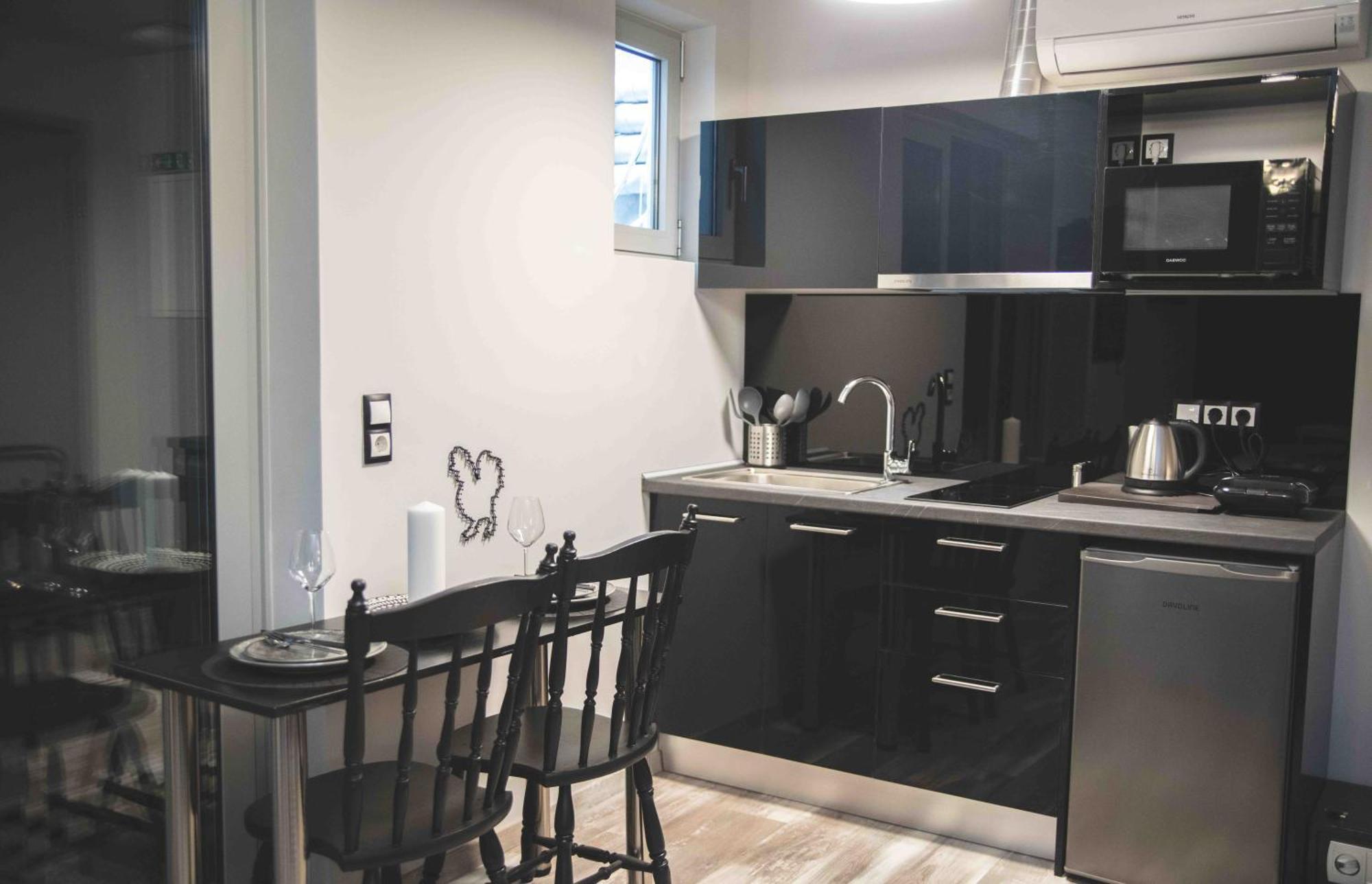 Rooster Suites เอเธนส์ ภายนอก รูปภาพ